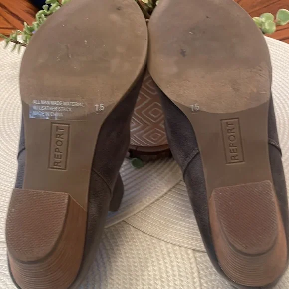 Size 7.5 Report gray booties - Picture 3 of 3